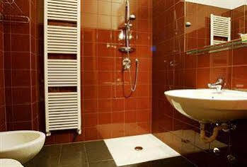 Albergo Al Caminetto Torbole Sul Garda Exterior photo